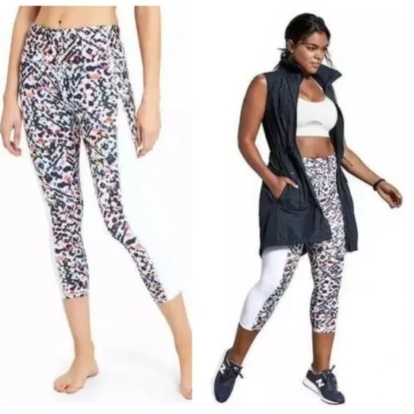 Athleta Pants - Athleta High Rise Watercolor Chaturanga Capri Leggings Size XL